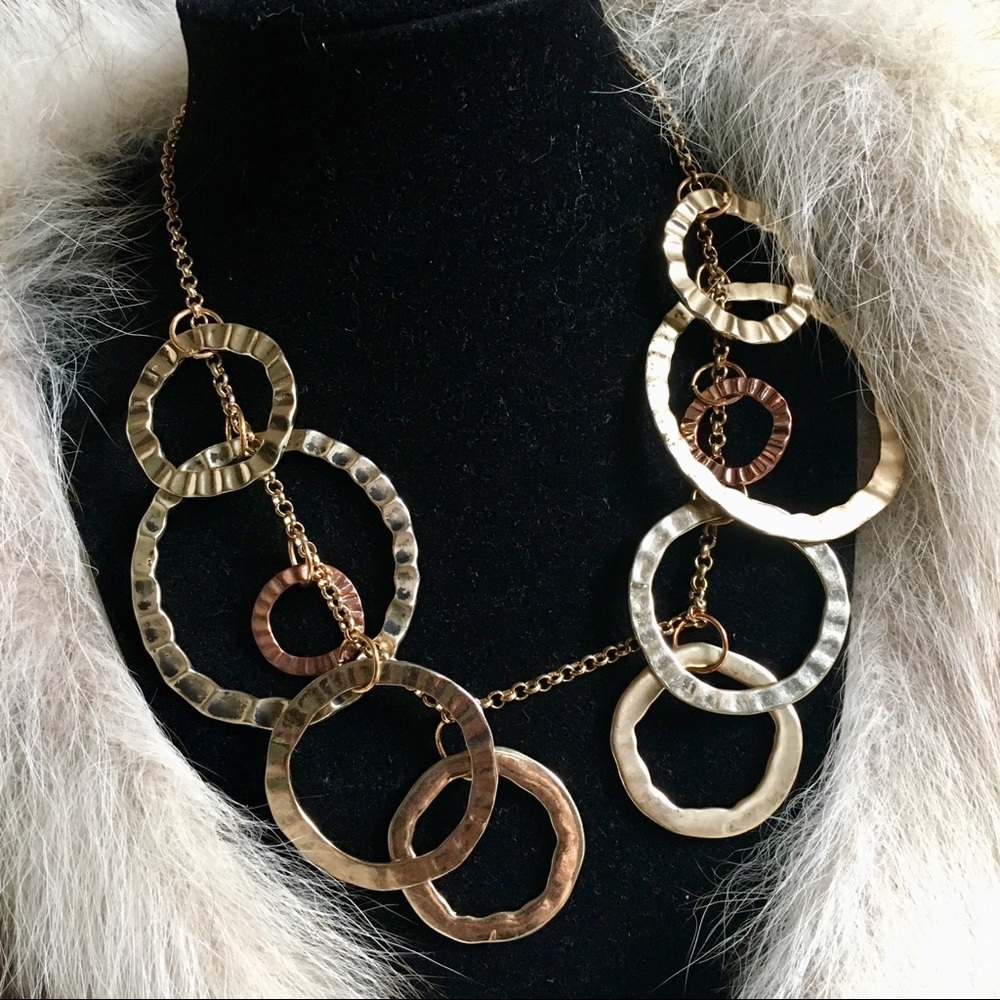 Beautiful Gold tone Necklace.